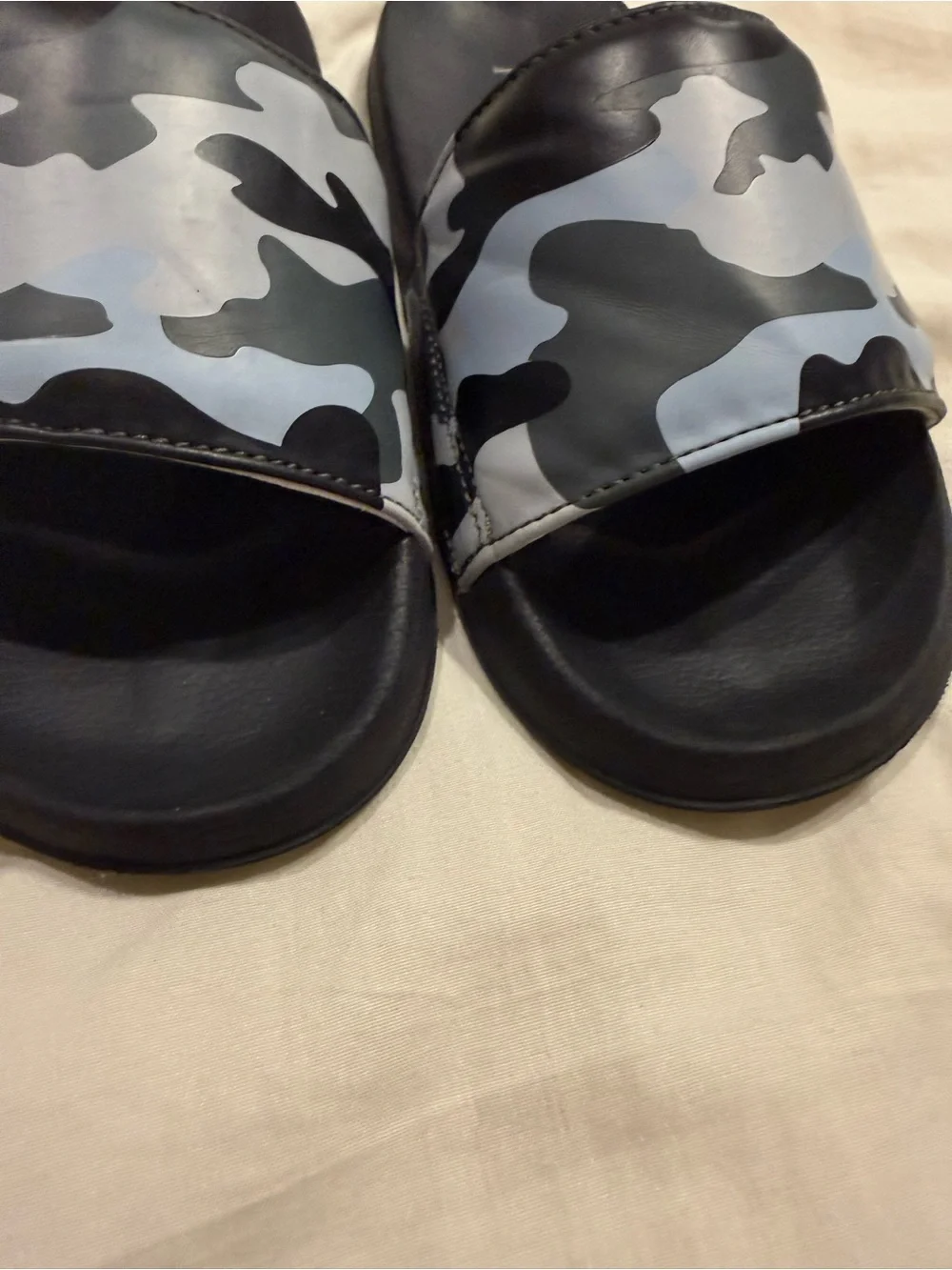 The Children’s Place Boys Camo Slide Sandals | Size 1